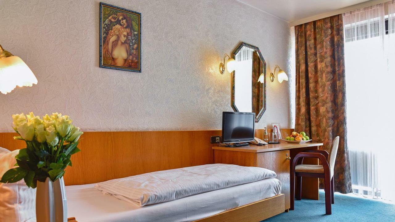 Hotel Mainbogen Оффенбах Экстерьер фото